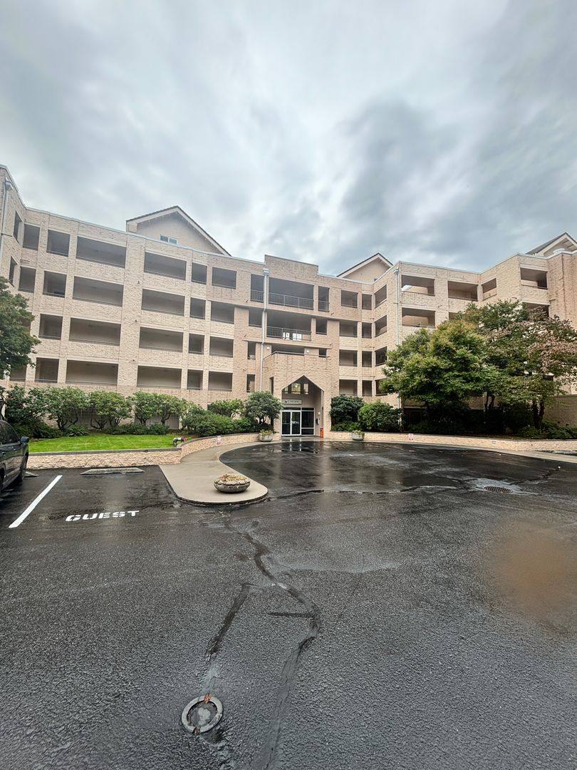 Apartment for rent at 6685 W Burnside Rd, Portland, OR 97210