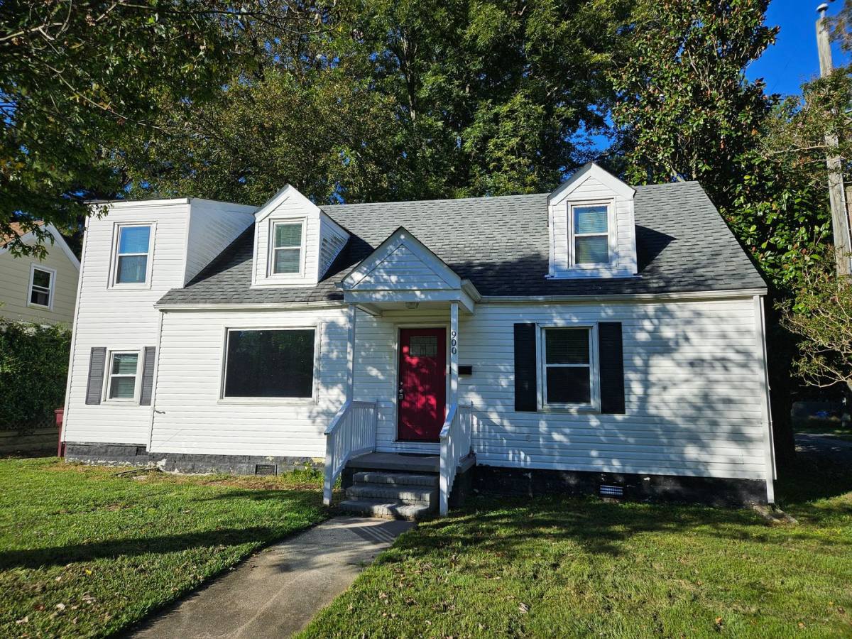 House for rent at 900 Stewart St, Chesapeake, VA 23324