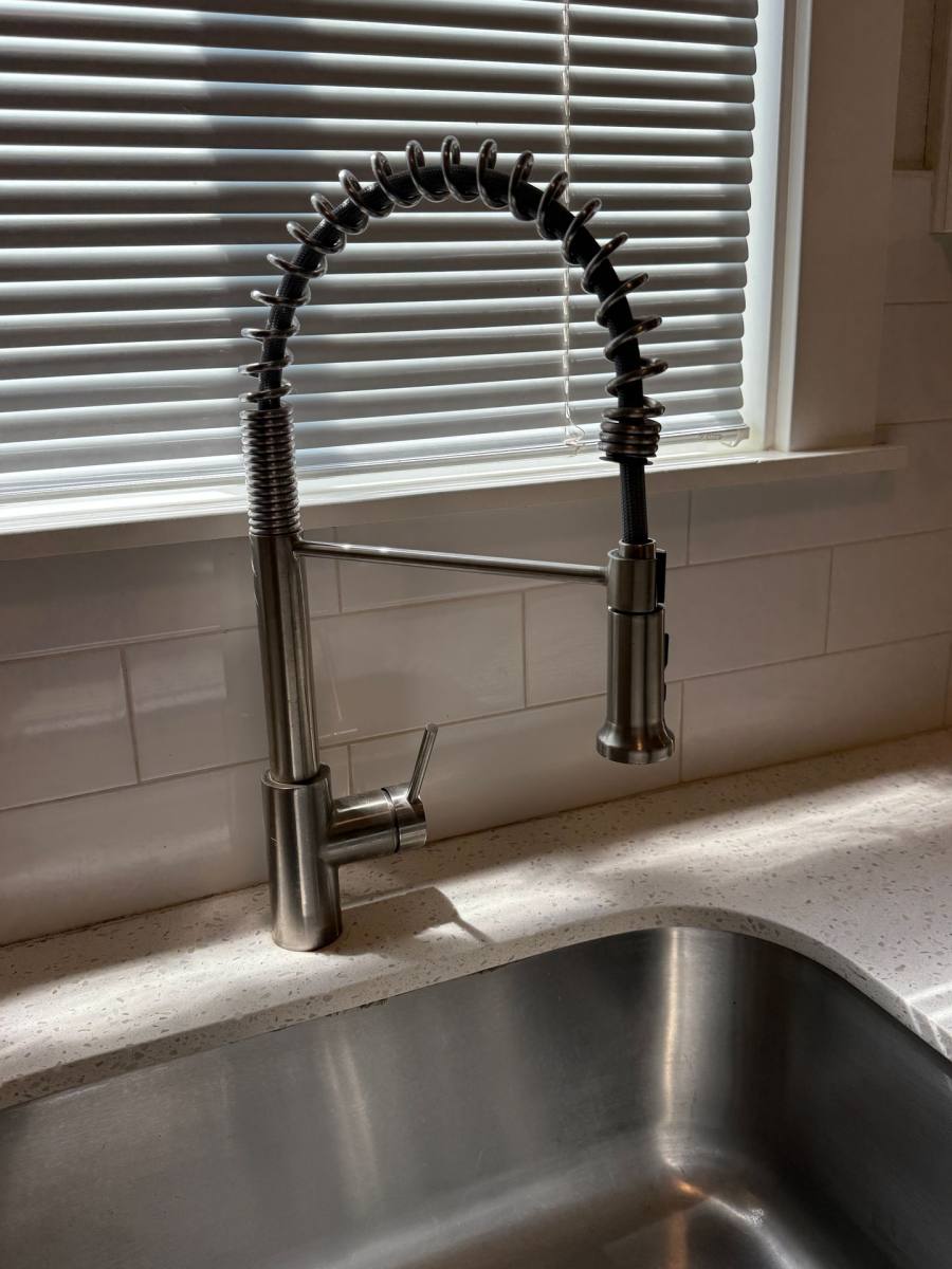 Townhouse for rent at 10317 NE Hoyt St, Portland, OR 97220