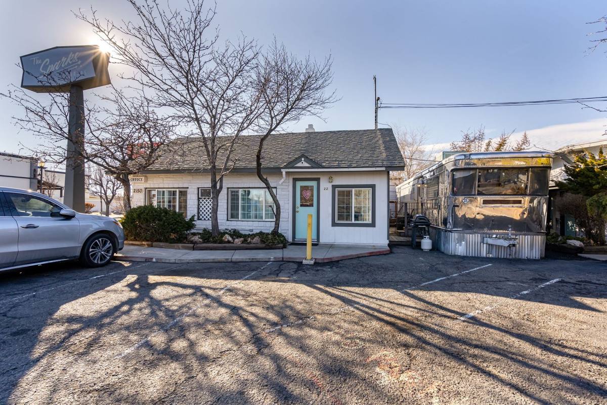 Apartment for rent at 2150 Victorian Ave, Sparks, NV 89431