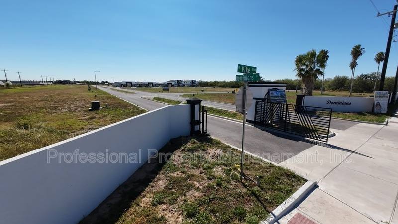 Apartment for rent at 2808 Charlie Rd, Weslaco, TX 78596