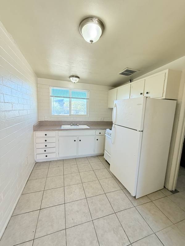 Apartment for rent at 240 W Sahuaro St #12, Tucson, AZ 85705