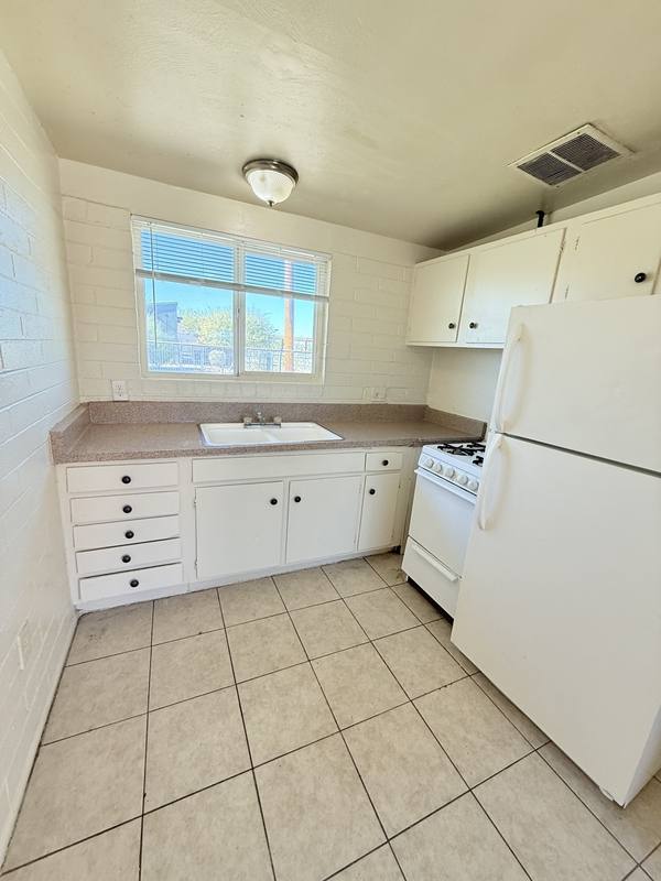 Apartment for rent at 240 W Sahuaro St #12, Tucson, AZ 85705