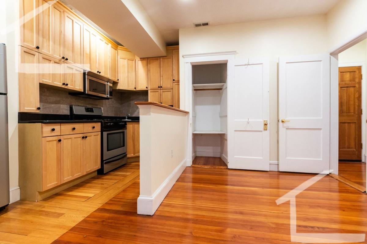 Apartment for rent at 191 Winthrop Rd #6A, Brookline, MA 02446