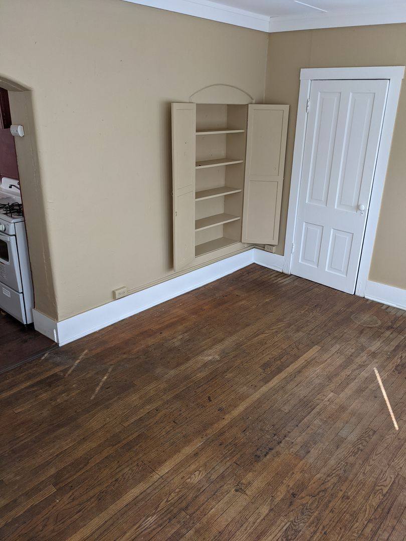 Apartment for rent at 401 S Race St, Urbana, IL 61801