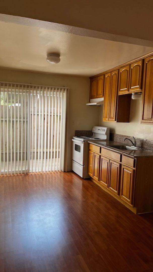 Apartment for rent at 512 I St, Davis, CA 95616