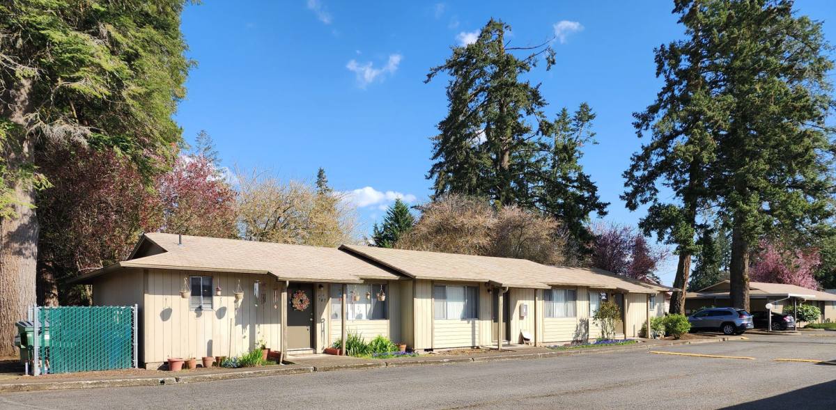 Apartment for rent at 687 Bever Dr NE, Salem, OR 97303