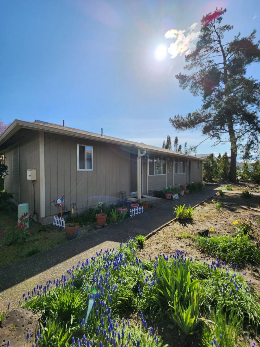 Apartment for rent at 687 Bever Dr NE, Salem, OR 97303