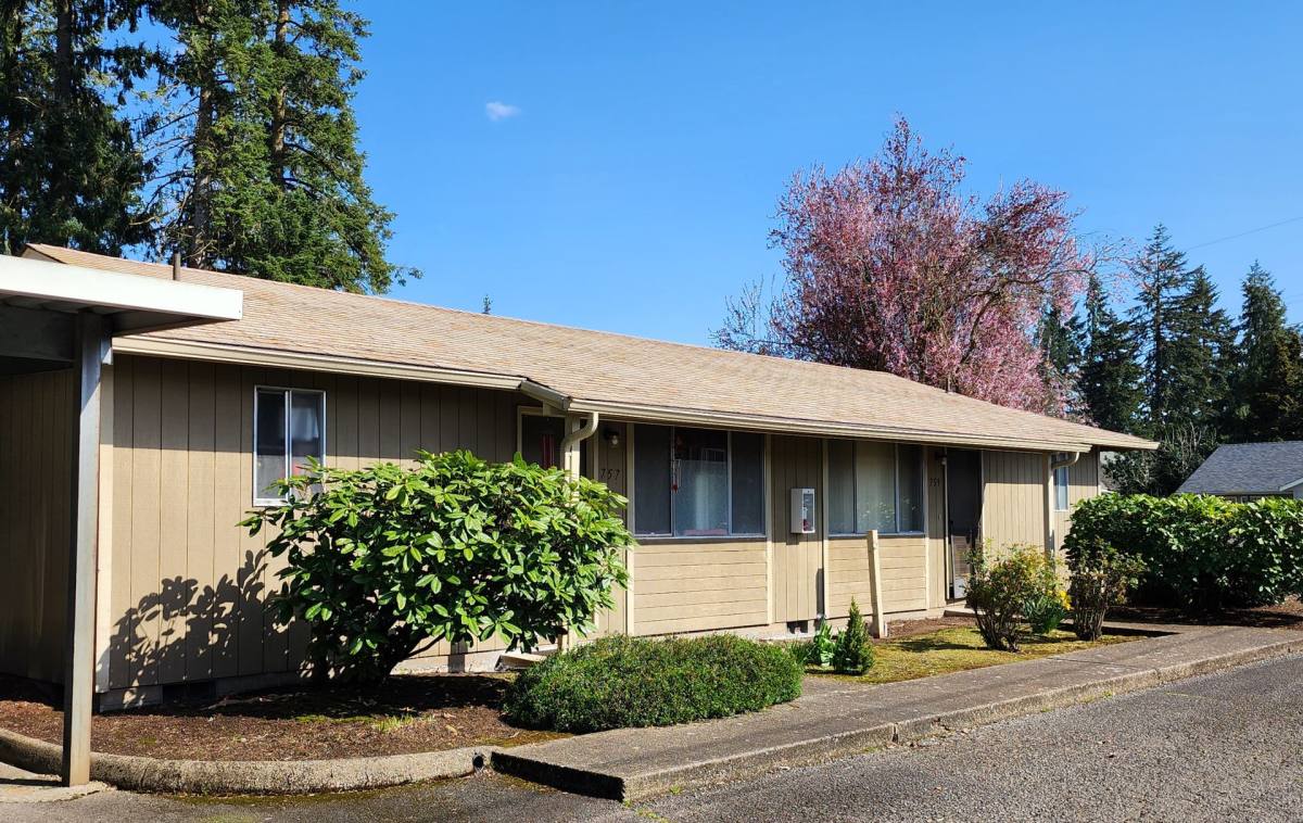 Apartment for rent at 687 Bever Dr NE, Salem, OR 97303