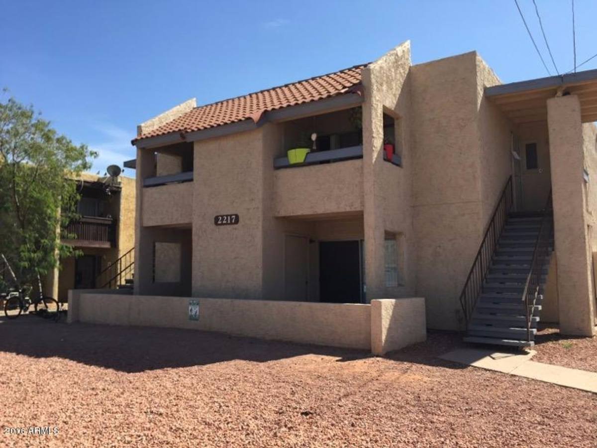House for rent at 2217 E Cactus Rd, Phoenix, AZ 85022