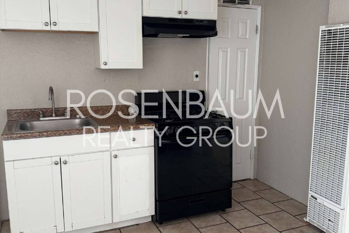 Apartment for rent at 302 W Flores St #2, Tucson, AZ 85705