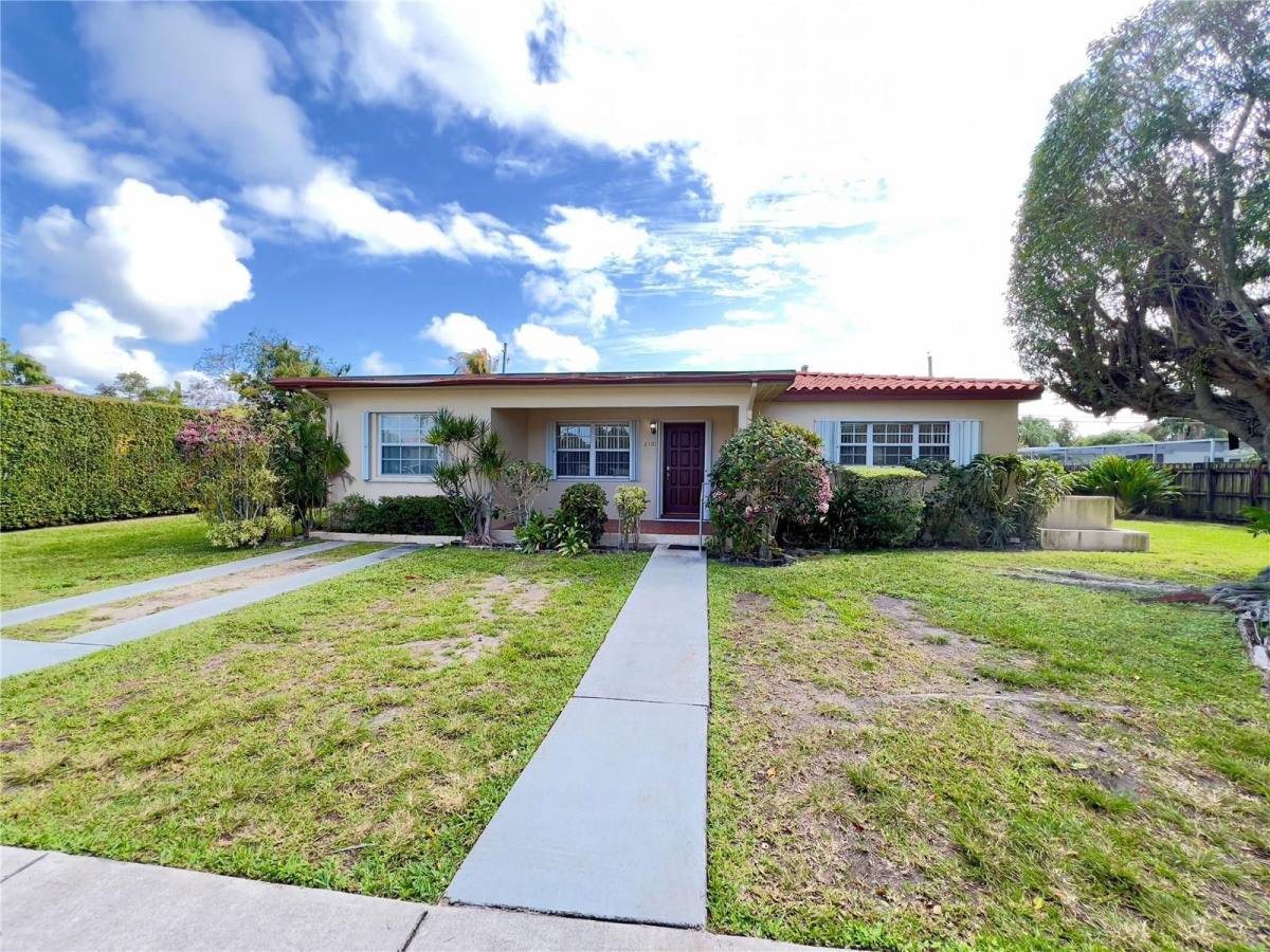 House for rent at 2101 SW 81st Ave, Miami, FL 33155