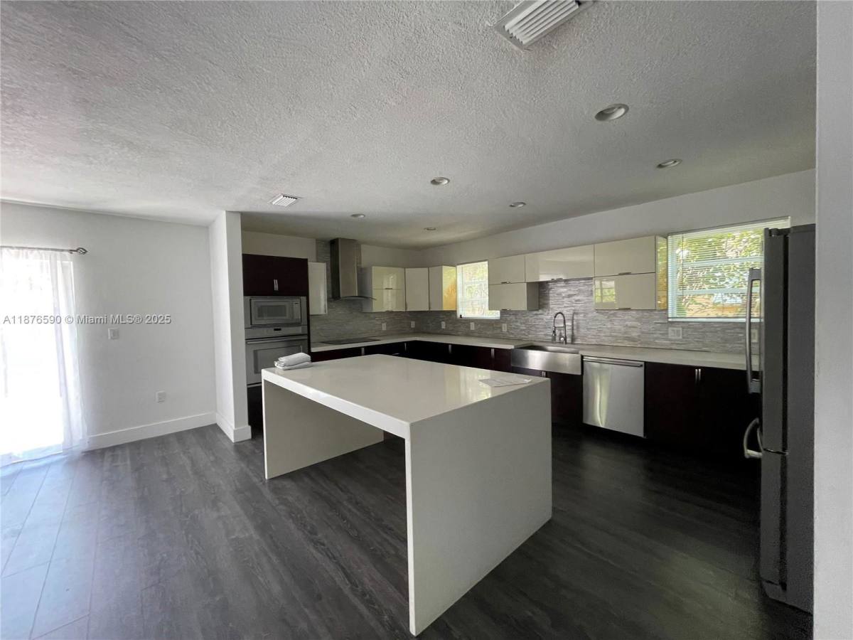 House for rent at 4021 Red Rd, Miami, FL 33155