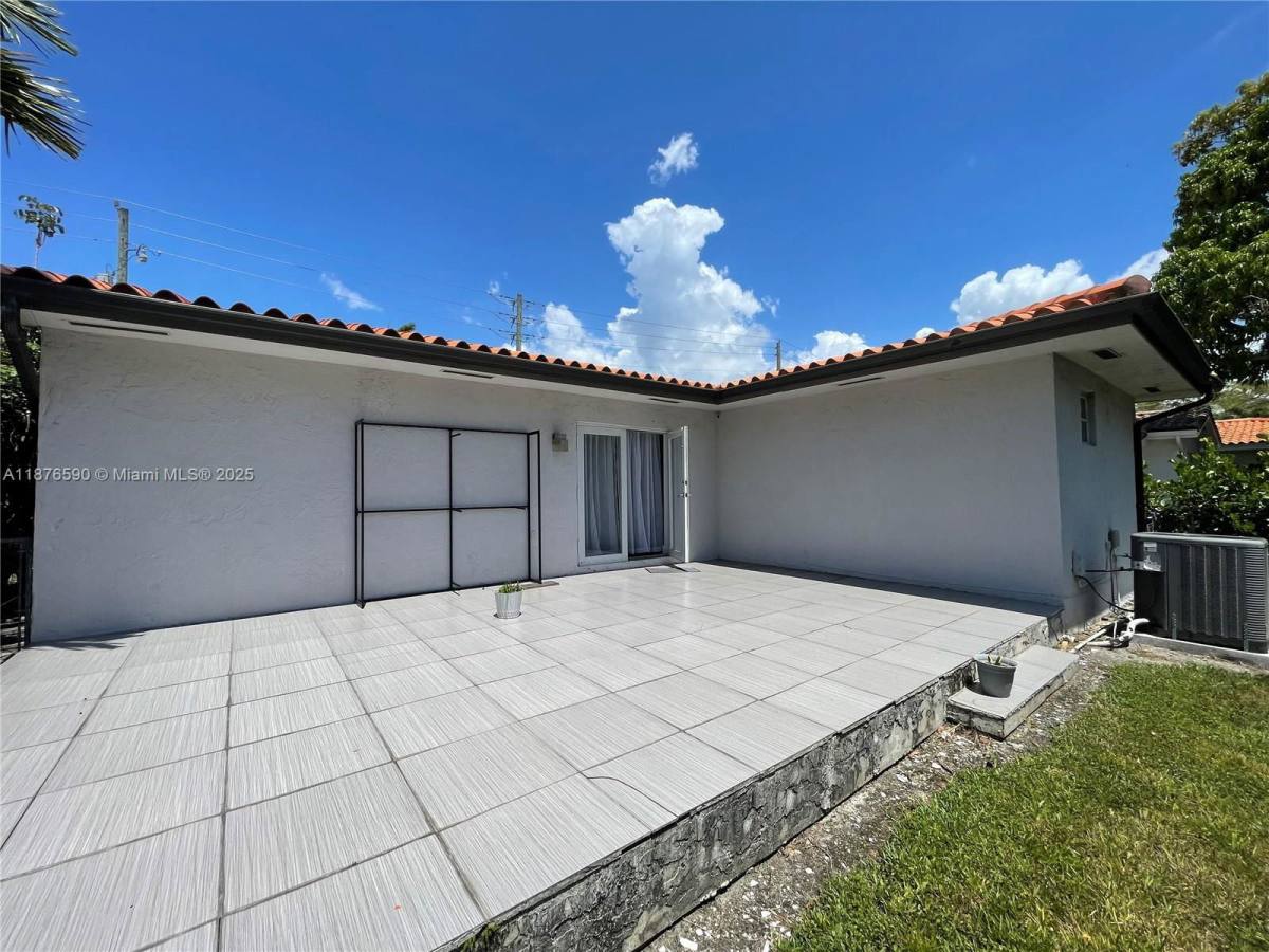House for rent at 4021 Red Rd, Miami, FL 33155