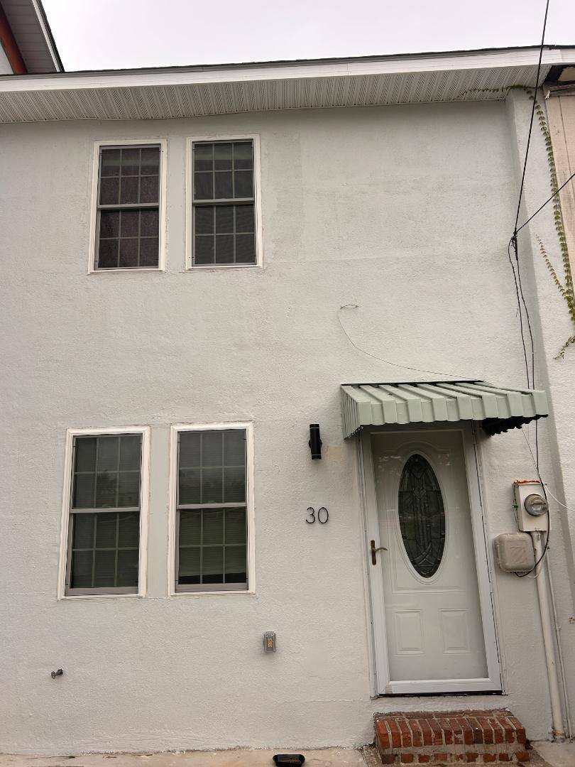Townhouse for rent at 30 Grove St, Charleston, SC 29403
