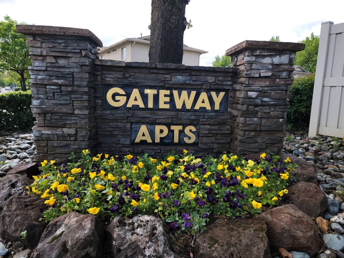 Apartment for rent at 2600 Shady Lane, Anderson, CA 96007