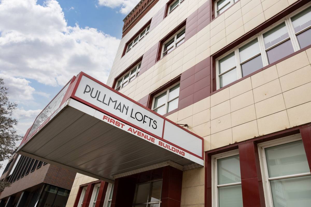 Apartment for rent at 411 1st Ave SE, Cedar Rapids, IA 52401