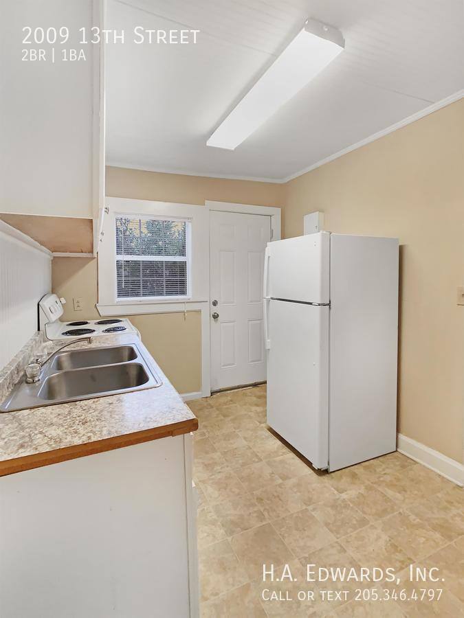 Townhouse for rent at 2009 13th St, Tuscaloosa, AL 35401