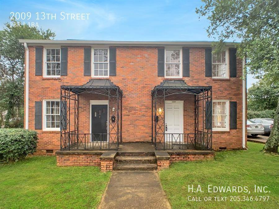 Townhouse for rent at 2009 13th St, Tuscaloosa, AL 35401