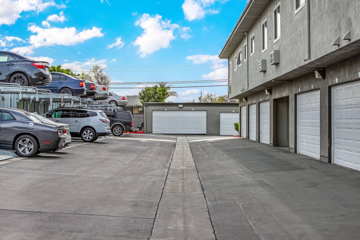 Apartment for rent at 2880 W Ball Rd, Anaheim, CA 92804