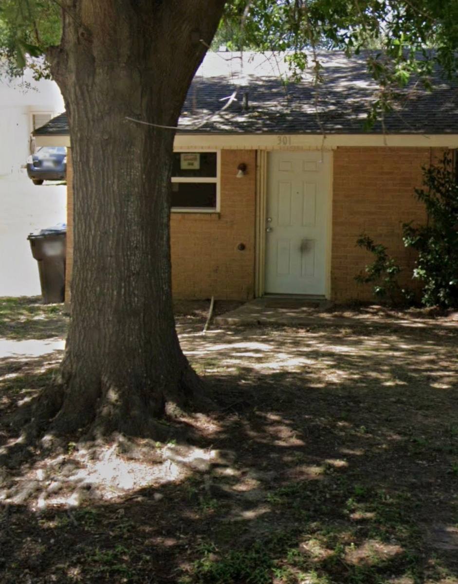 Apartment for rent at 301 E Arden Dr, Longview, TX 75602