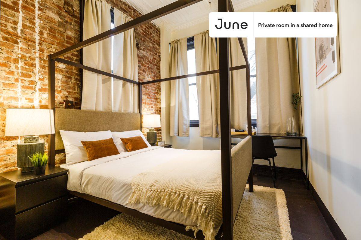 Apartment for rent at 131 W 14th St E, New York, NY 10011