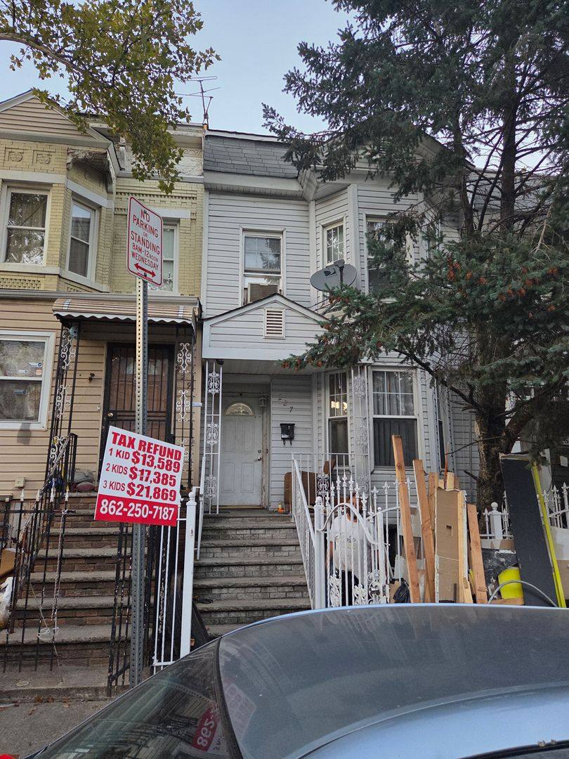 House for rent at 227 6th Ave W, Newark, NJ 07107
