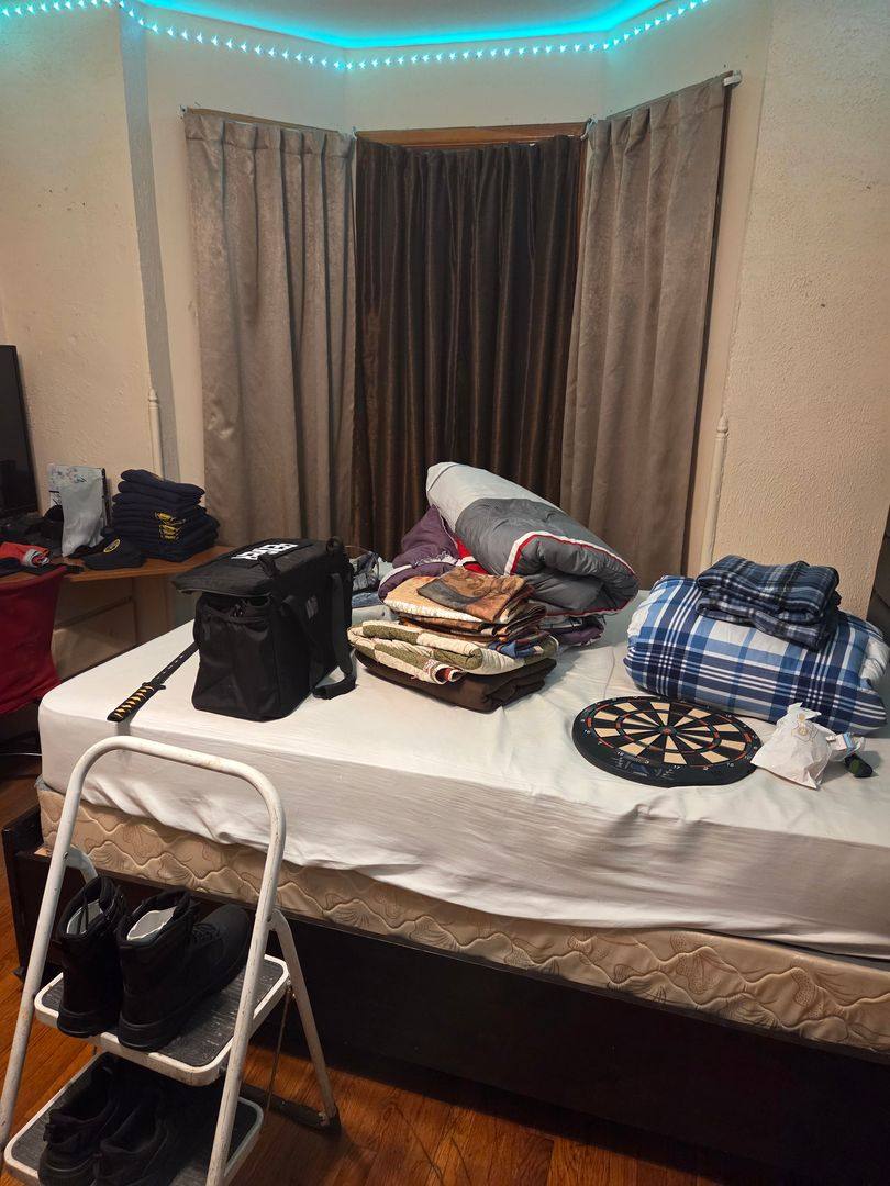 House for rent at 227 6th Ave W, Newark, NJ 07107