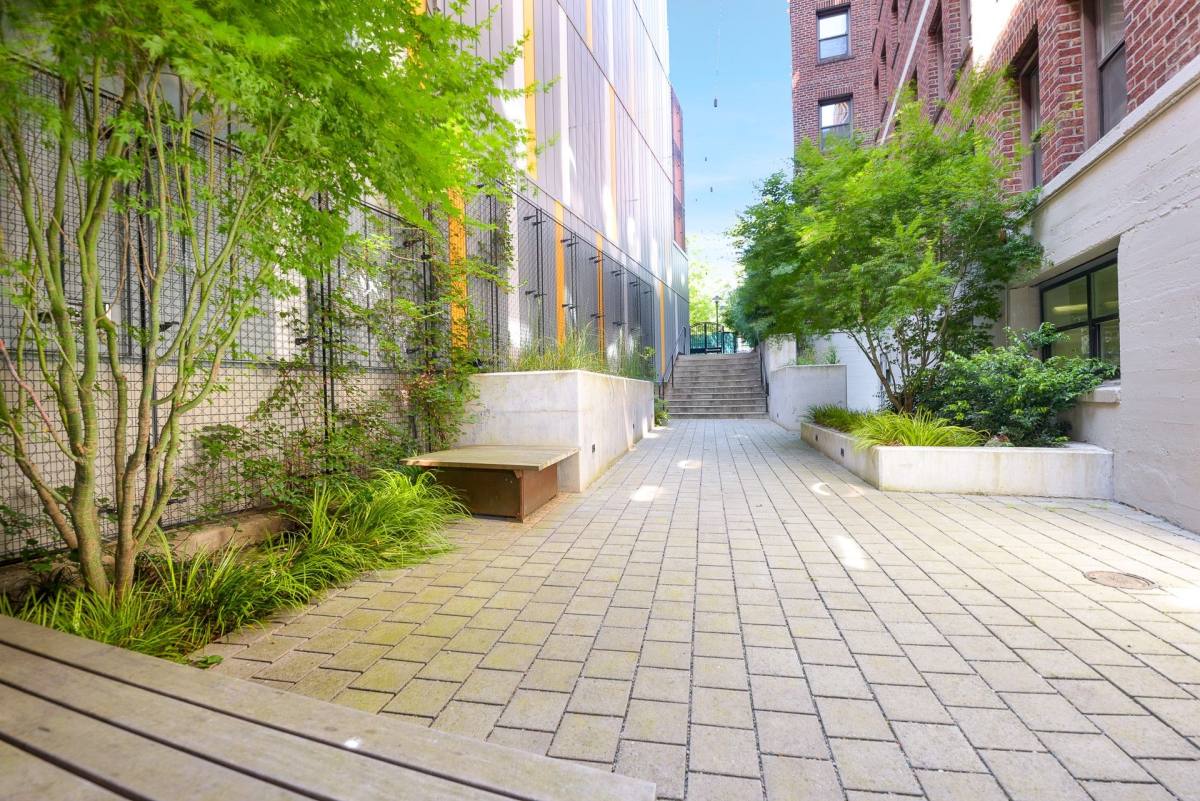 Apartment for rent at 109 John St, Seattle, WA 98109