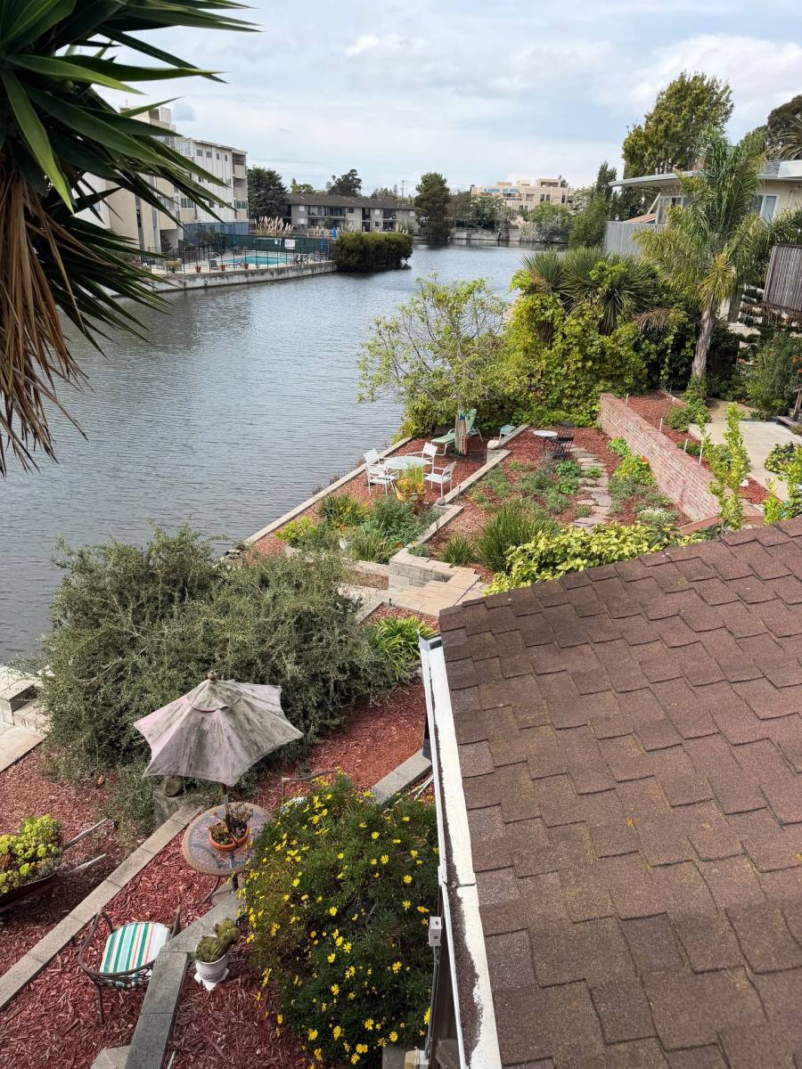 Apartment for rent at 863-G Walnut St, Alameda, CA 94501