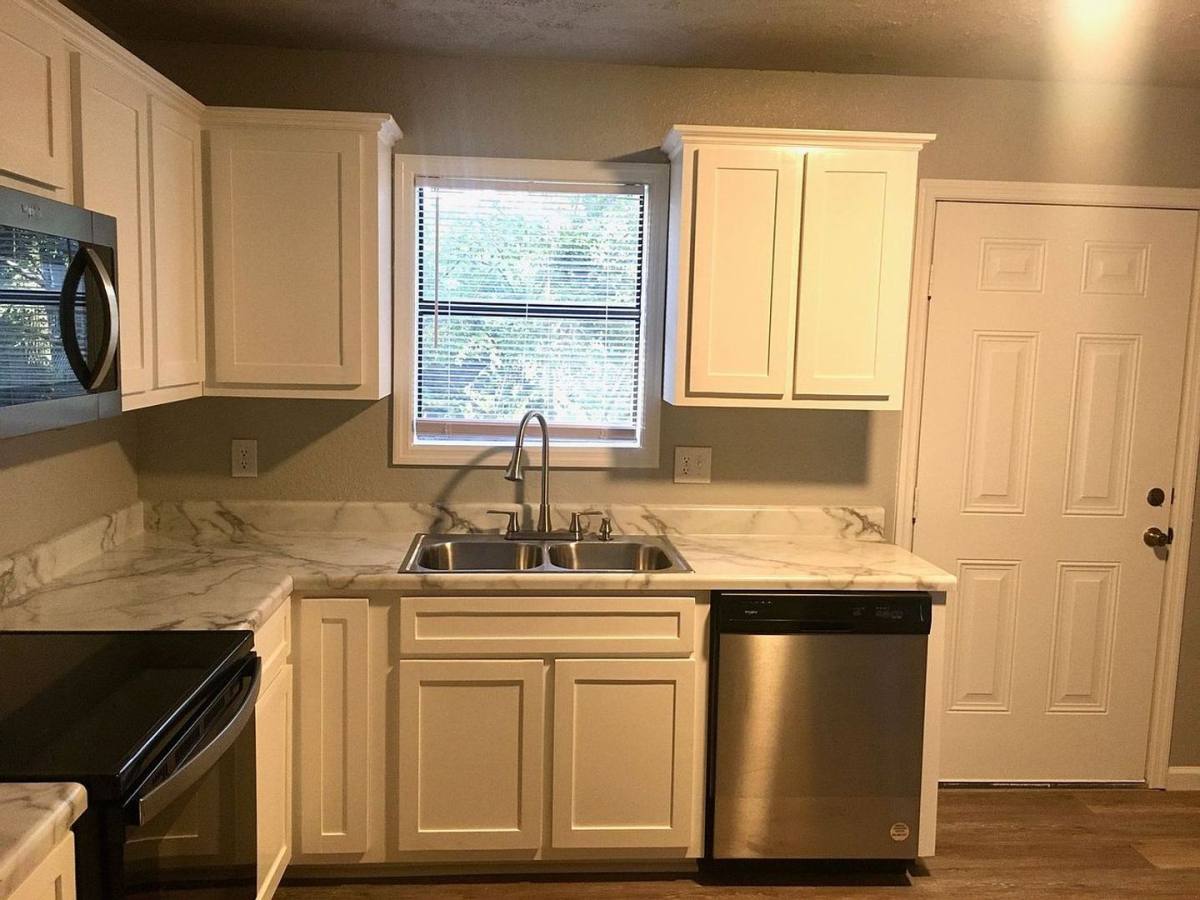 1346 Campbell St, Jackson, TN 38301 - Apartment For Rent - Image 3