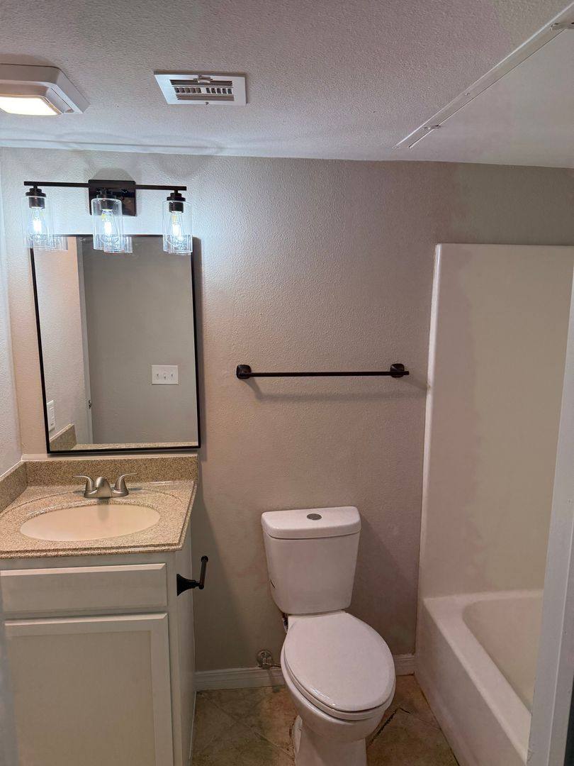 Apartment for rent at 6642 S Peoria Ave, Tulsa, OK 74136