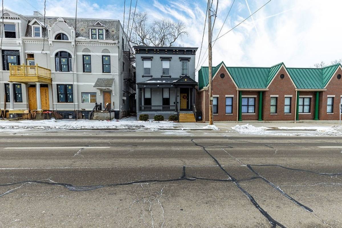 Townhouse for rent at 1009 Scott St, Covington, KY 41011