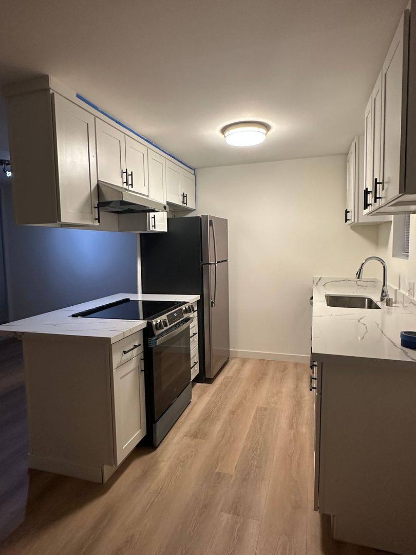 Apartment for rent at 711 2nd Ave N, Seattle, WA 98109
