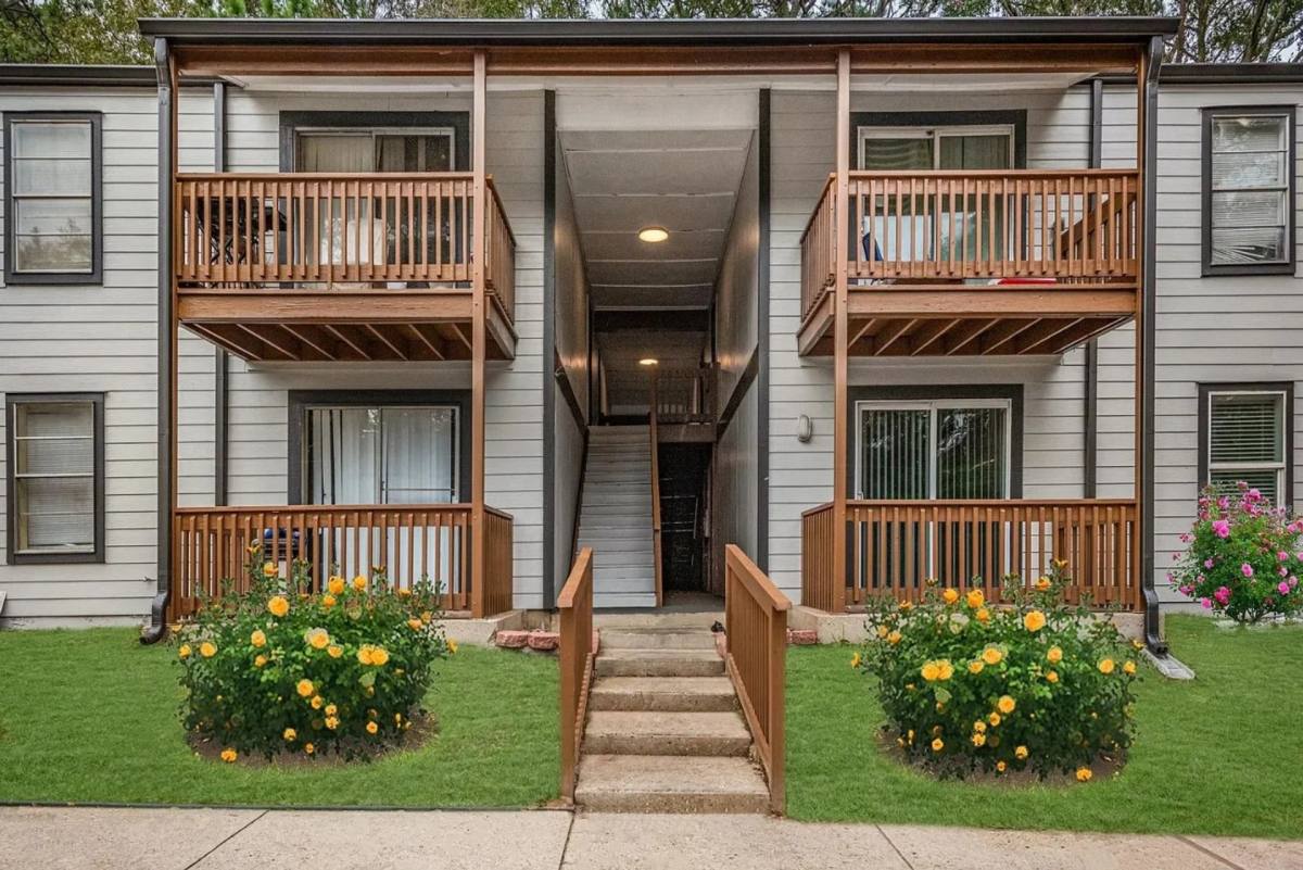 Apartment for rent at 561 Village Green Dr E, Mobile, AL 36609