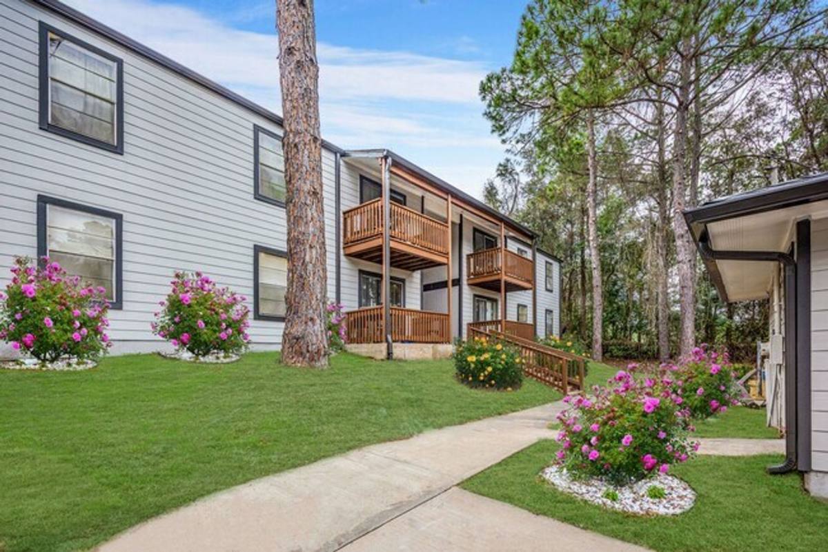 Apartment for rent at 561 Village Green Dr E, Mobile, AL 36609
