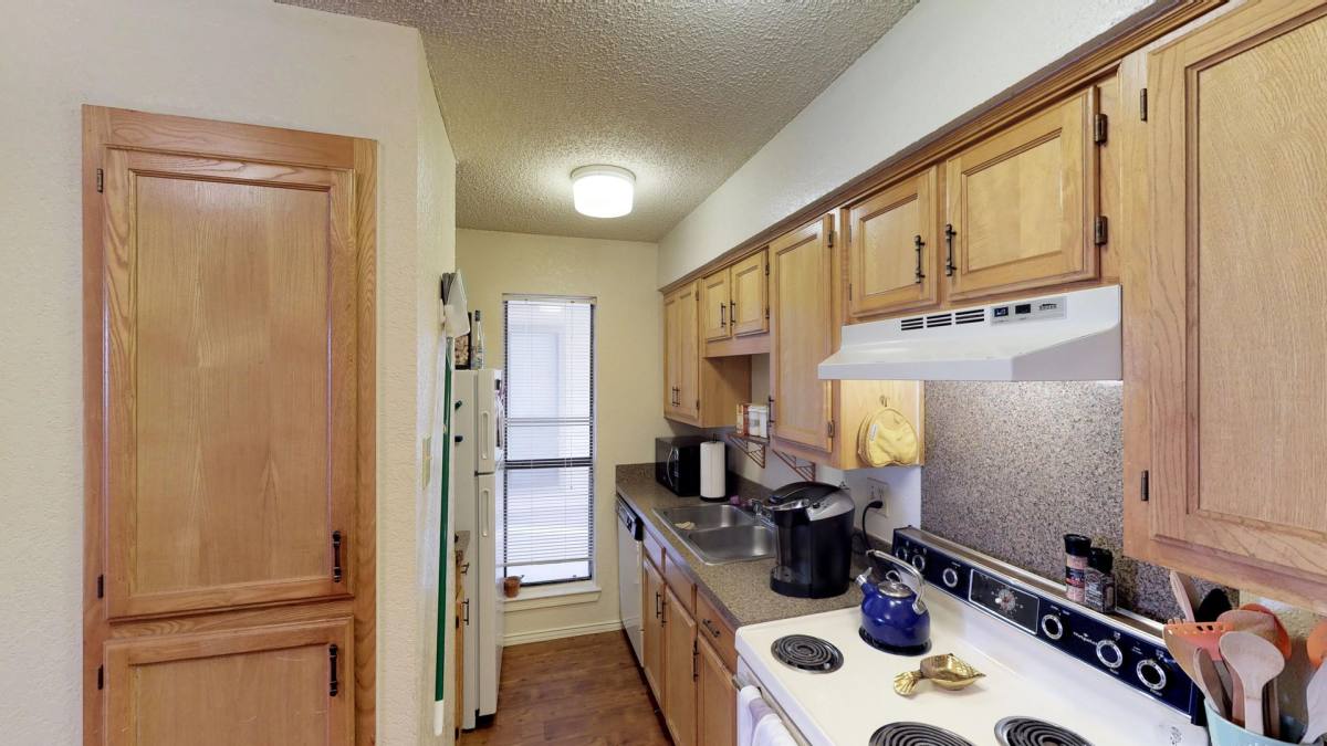 Apartment for rent at 930 W Prairie St, Denton, TX 76201