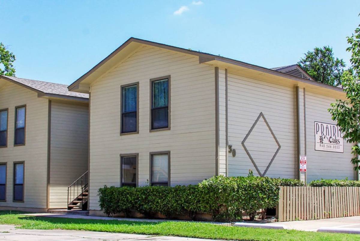 Apartment for rent at 930 W Prairie St, Denton, TX 76201