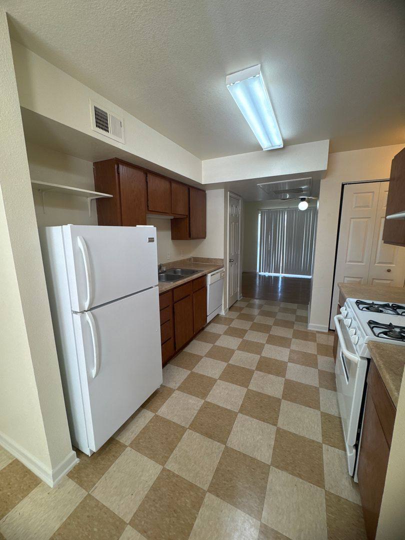 Apartment for rent at 1100 Sycamore St, Clovis, NM 88101