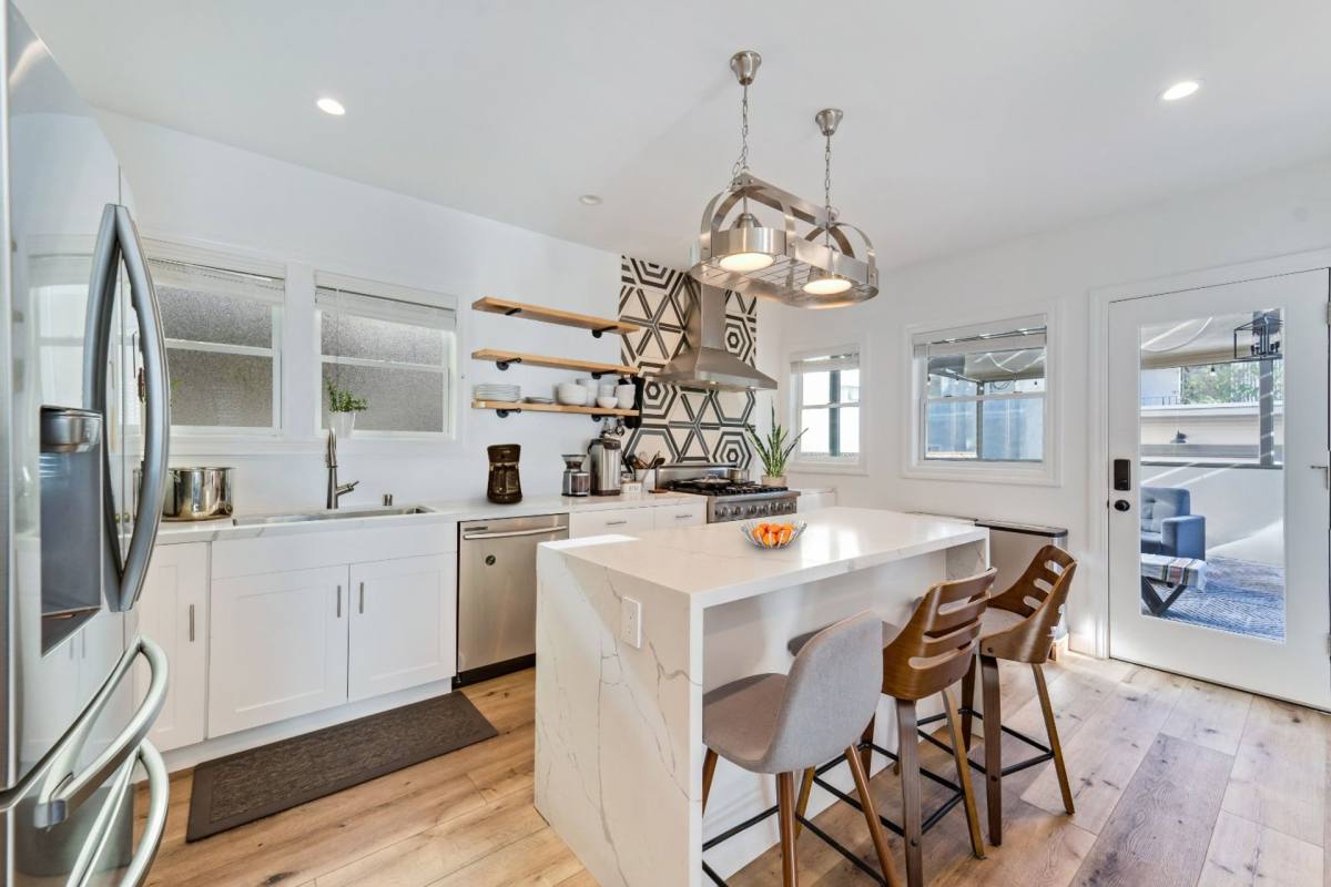 Townhouse for rent at 386 Euclid Ave, Oakland, CA 94610