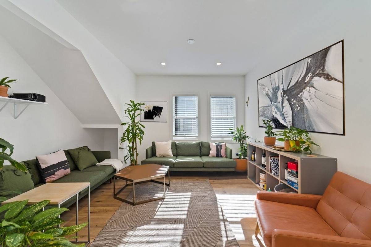 Townhouse for rent at 386 Euclid Ave, Oakland, CA 94610