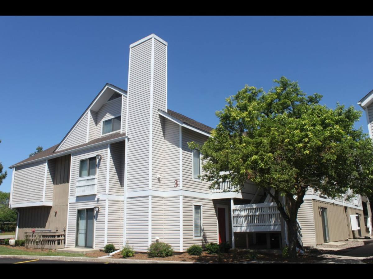 Townhouse for rent at 7275 N Port Washington Rd, Milwaukee, WI 53217