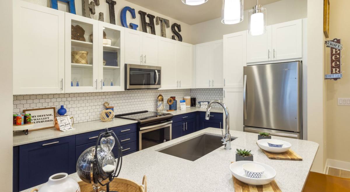 Apartment for rent at 555 W 19th St #714, Houston, TX 77008