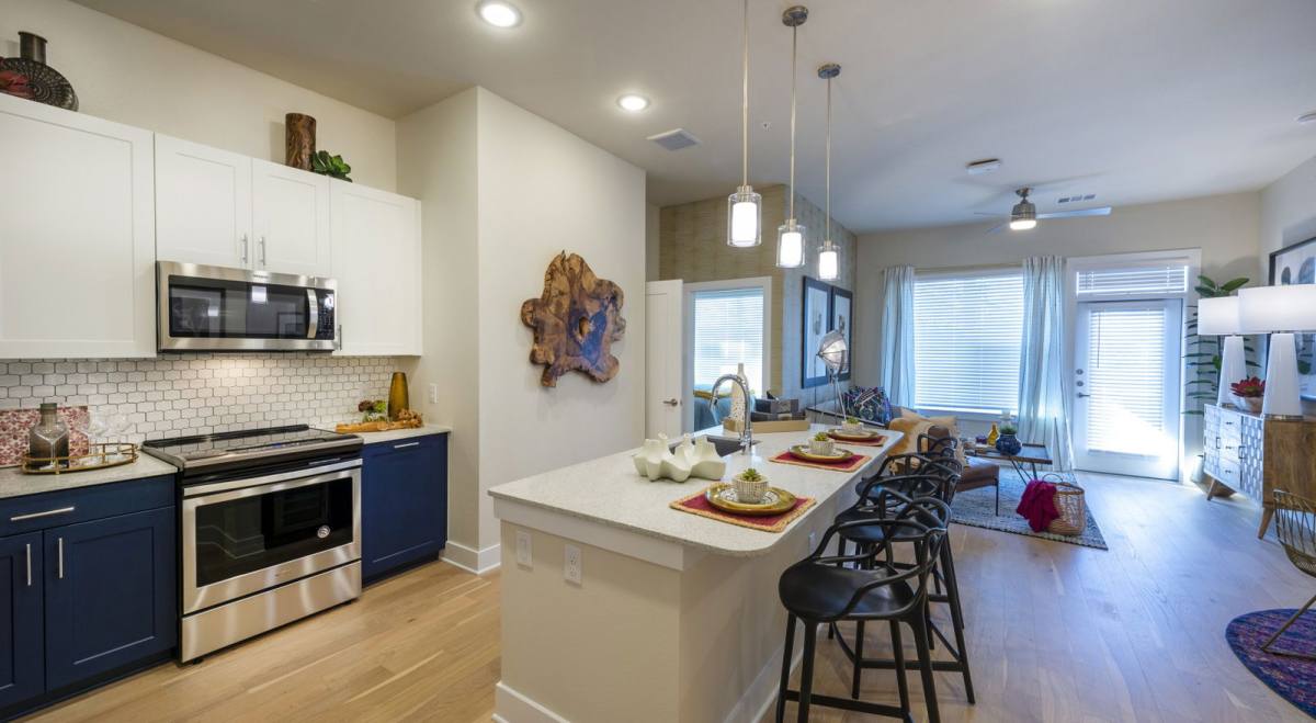 Apartment for rent at 555 W 19th St #714, Houston, TX 77008
