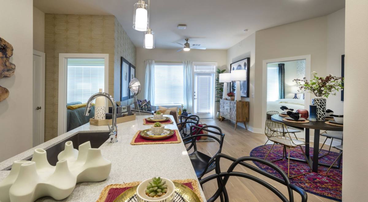 Apartment for rent at 555 W 19th St #714, Houston, TX 77008