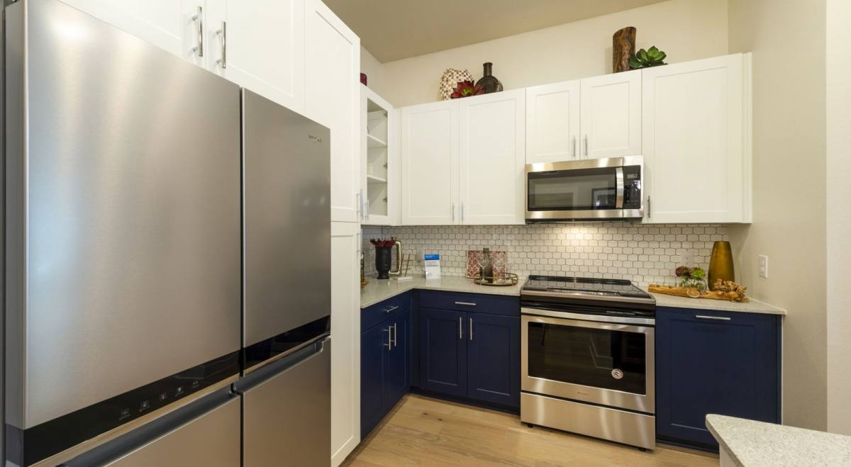 Apartment for rent at 555 W 19th St #714, Houston, TX 77008