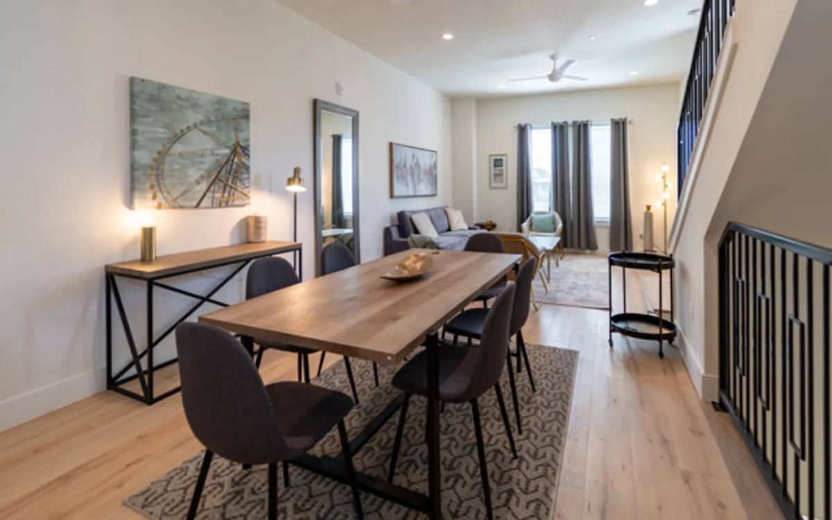Townhouse for rent at 3275 Summer St #1501, Houston, TX 77007