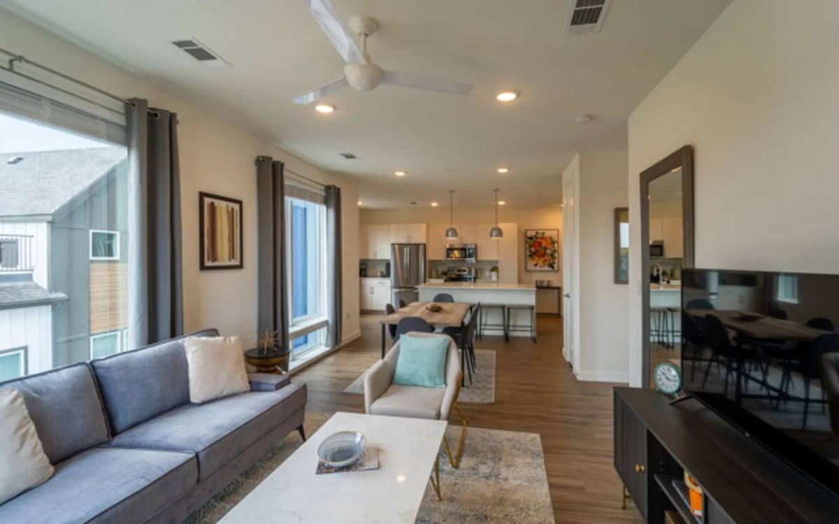 Townhouse for rent at 3275 Summer St #1501, Houston, TX 77007