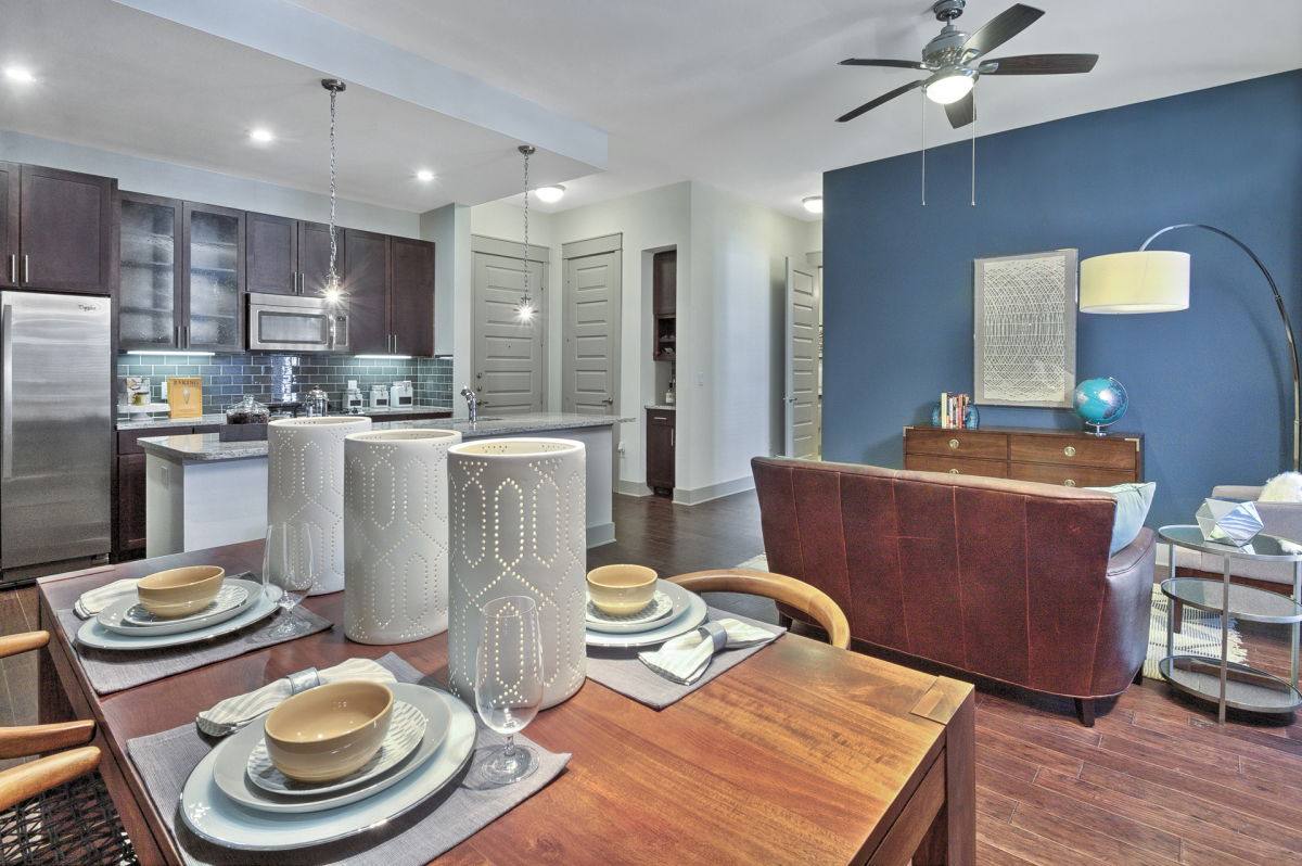 Apartment for rent at 525 W 24th St #1110, Houston, TX 77008