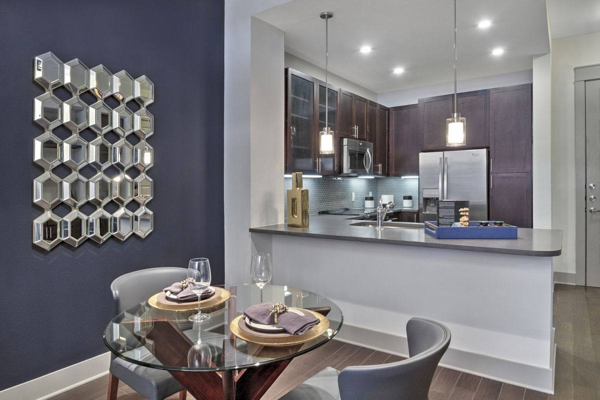Apartment for rent at 525 W 24th St #1110, Houston, TX 77008